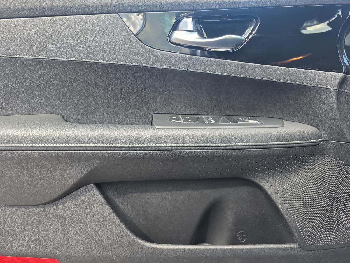 2022 Kia Forte - Image 14