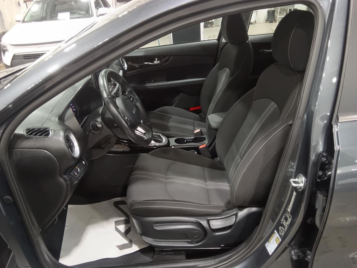 2023 Kia Forte - Image 21