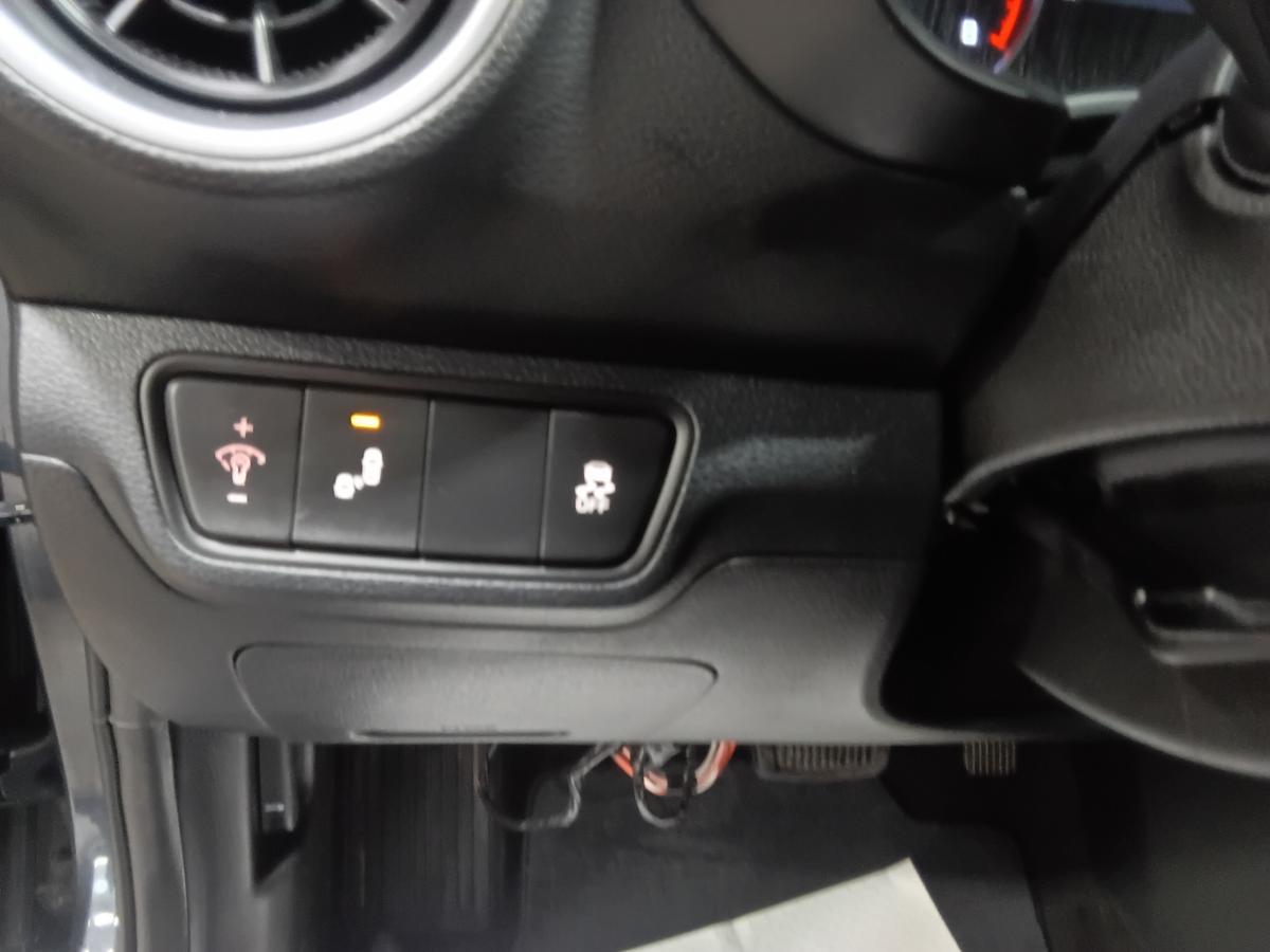 2023 Kia Forte - Image 25