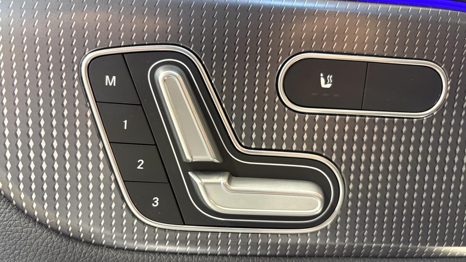 2021 Mercedes-Benz GLA - Image 11