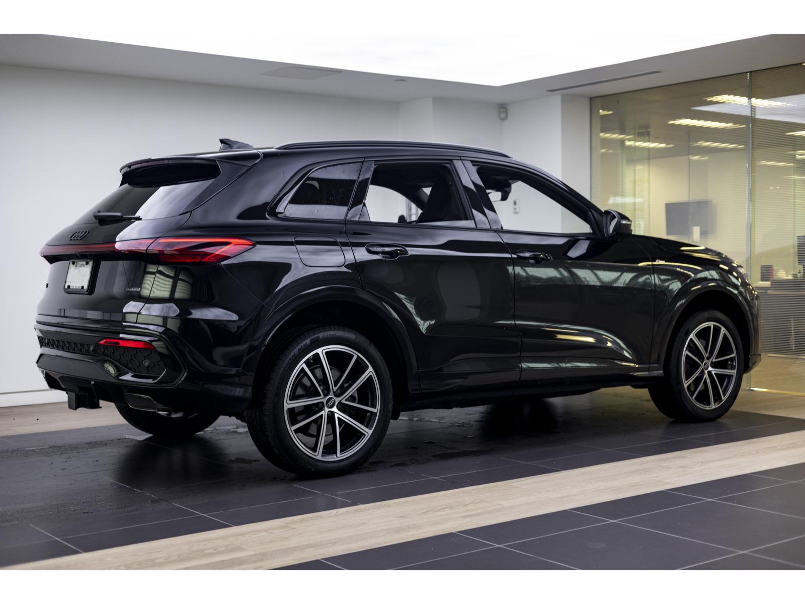 2025 Audi Q5 - Image 7