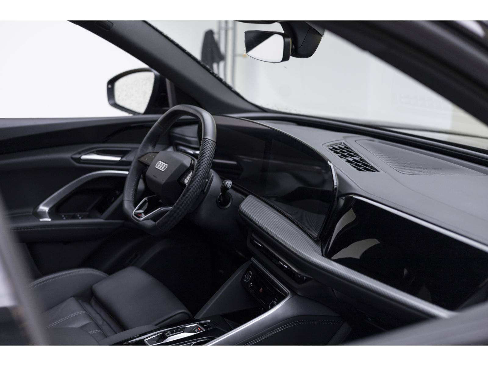 2025 Audi Q5 - Image 12