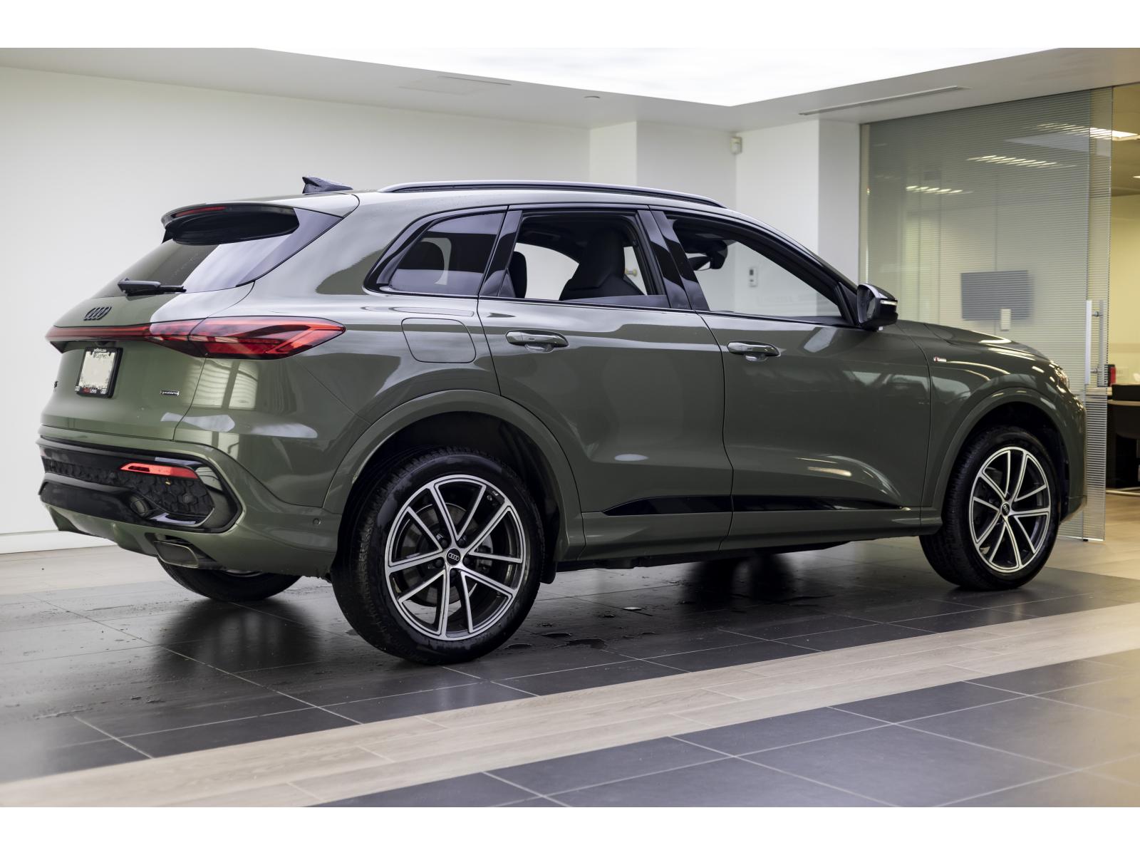 2025 Audi Q5 - Image 7