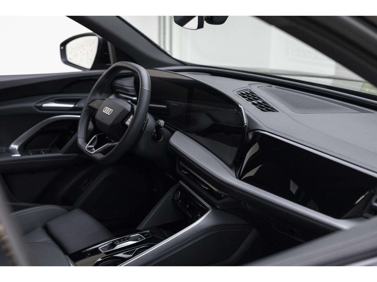 2025 Audi Q5 - Image 12