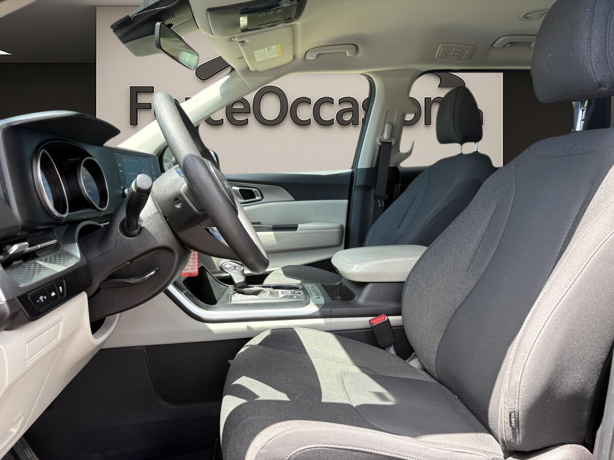 2023 Kia Carnival - Image 5
