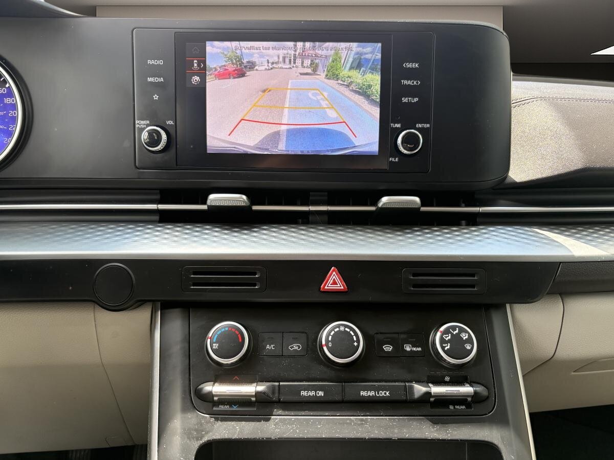 2023 Kia Carnival - Image 16