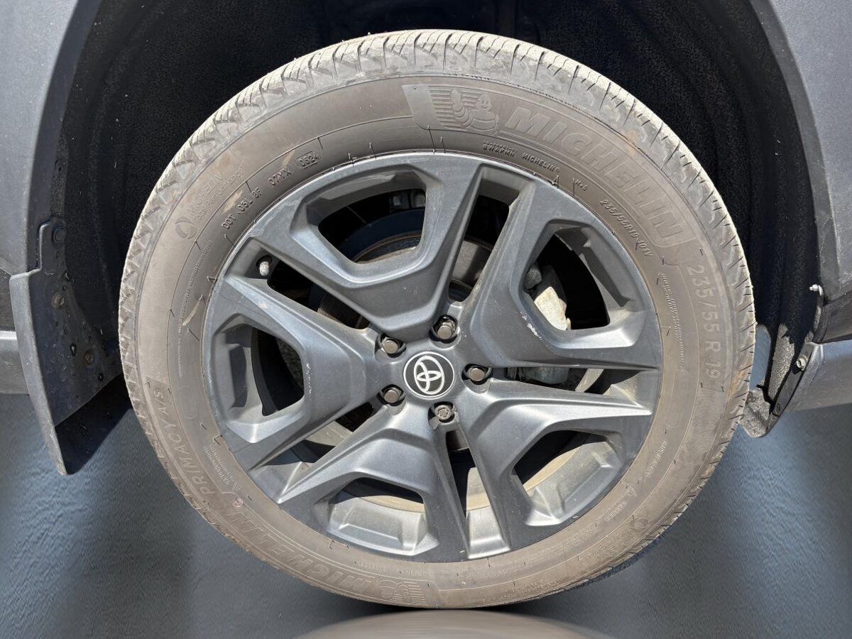 2024 Toyota RAV4 - Image 12