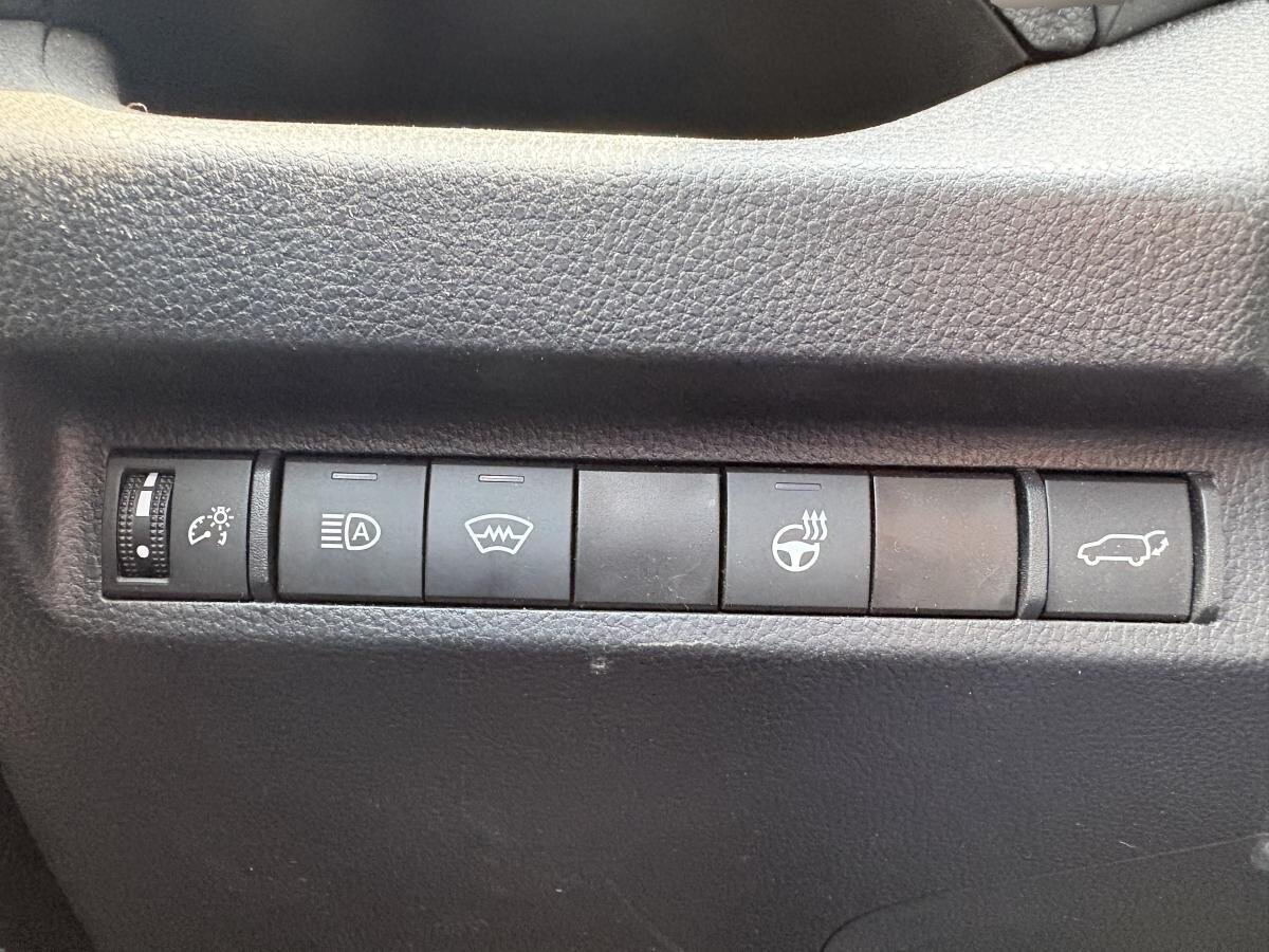 2024 Toyota RAV4 - Image 20