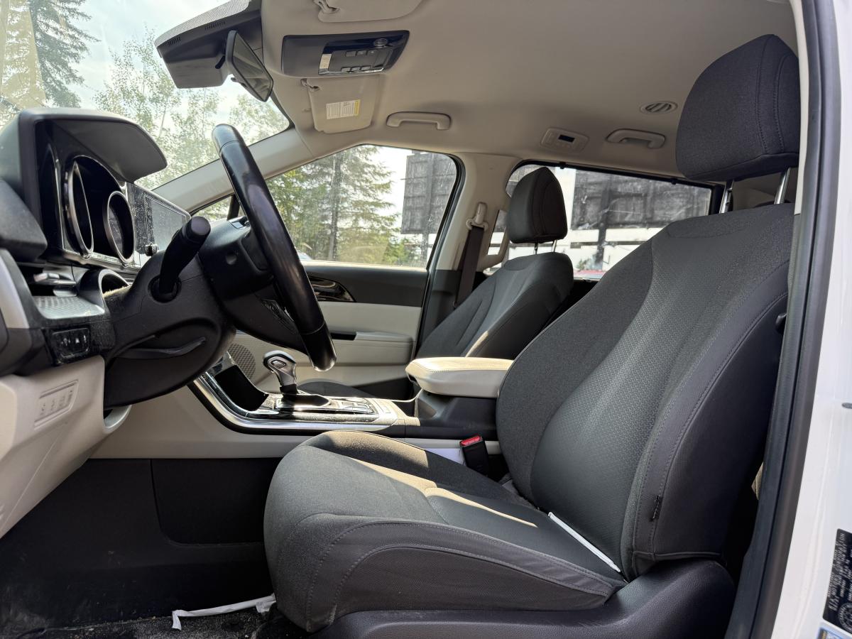 2022 Kia Carnival - Image 6