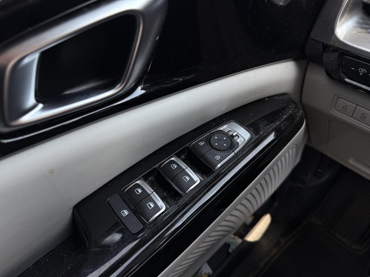 2022 Kia Carnival - Image 21