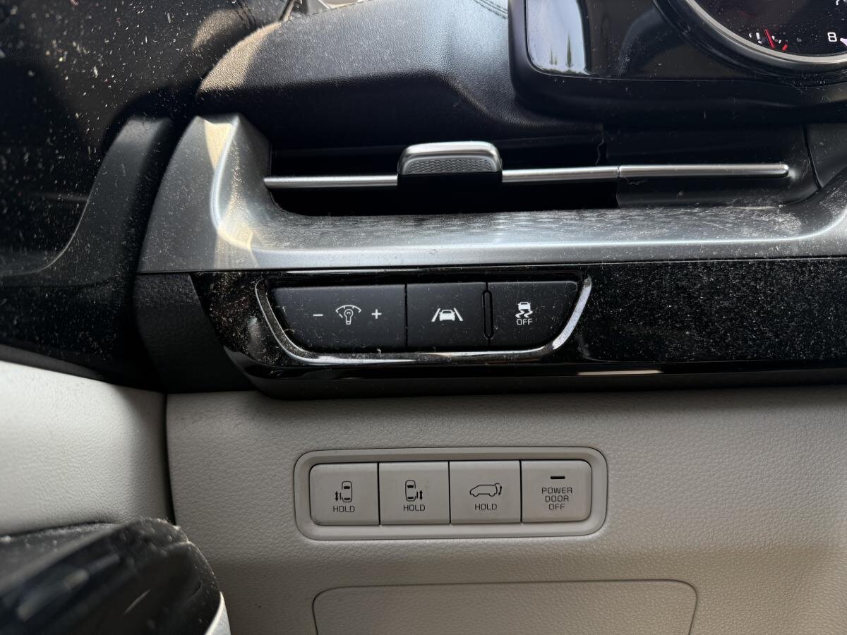 2022 Kia Carnival - Image 22