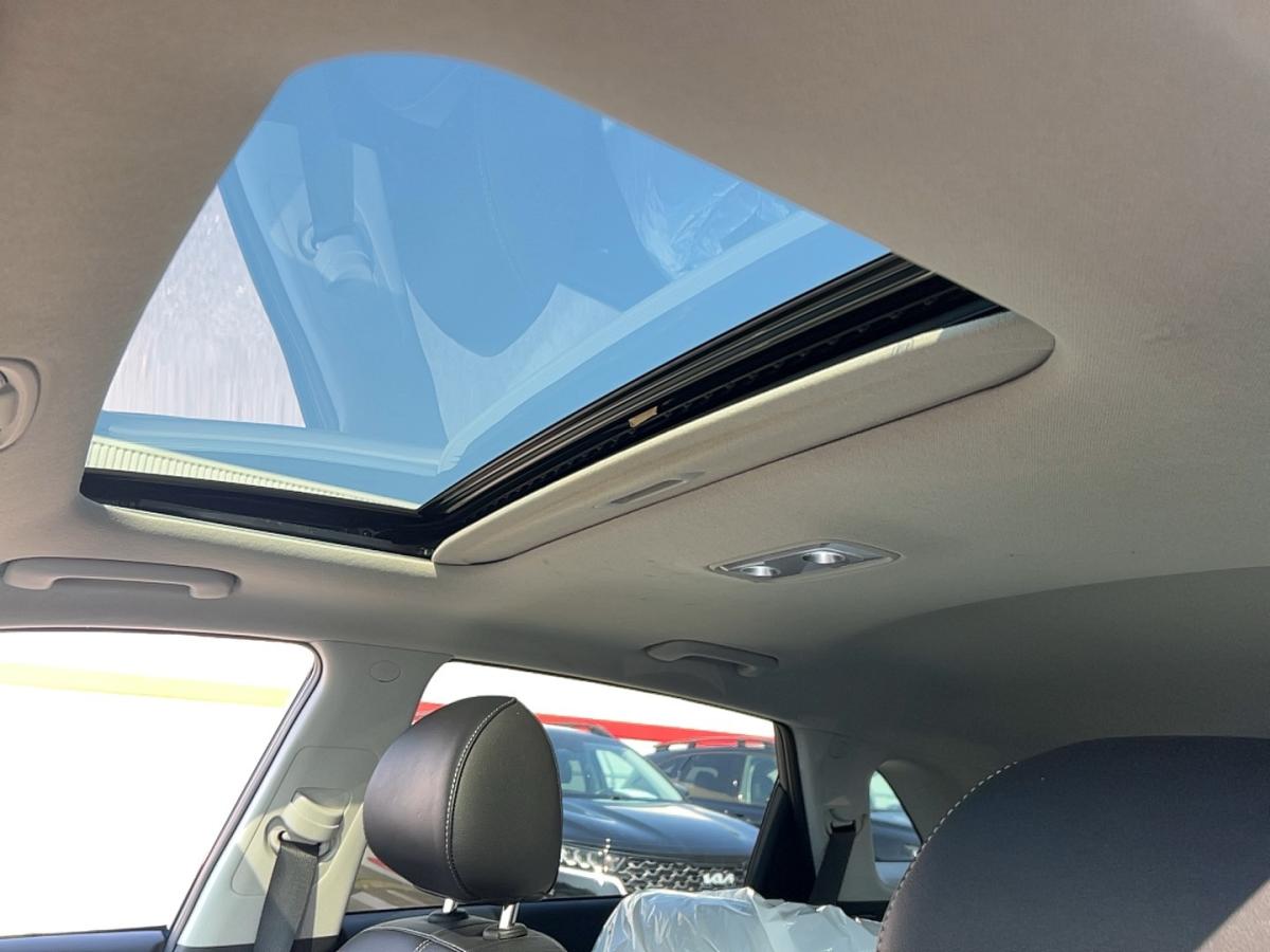 2020 Kia Niro - Image 14