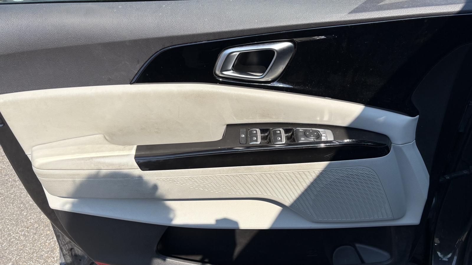 2023 Kia Carnival - Image 9