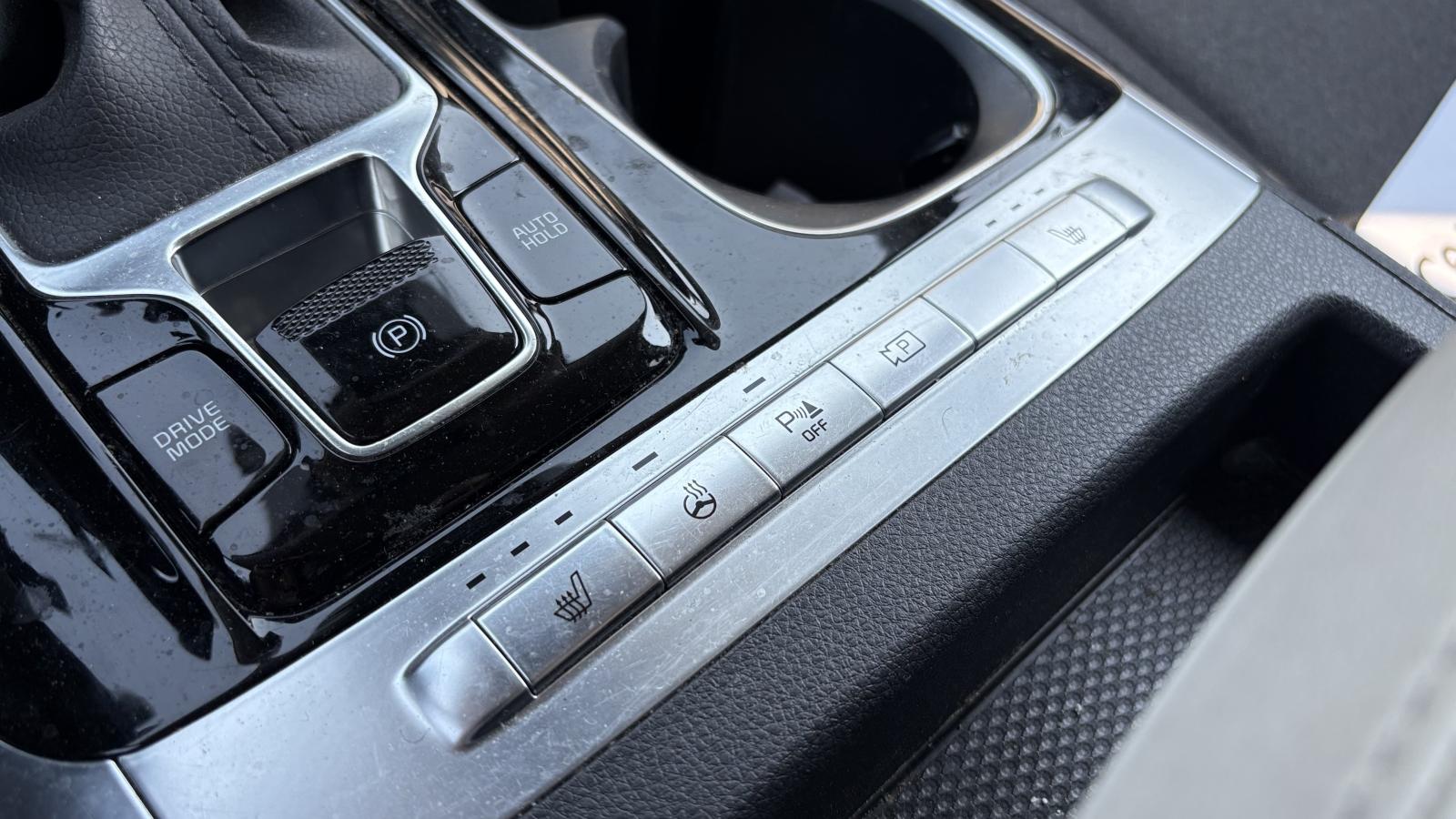 2023 Kia Carnival - Image 24