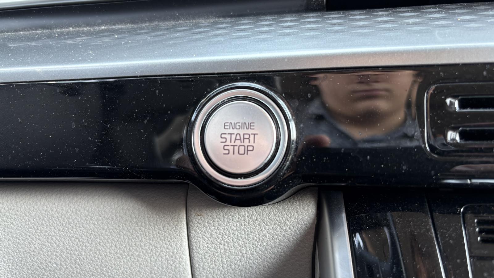 2023 Kia Carnival - Image 27