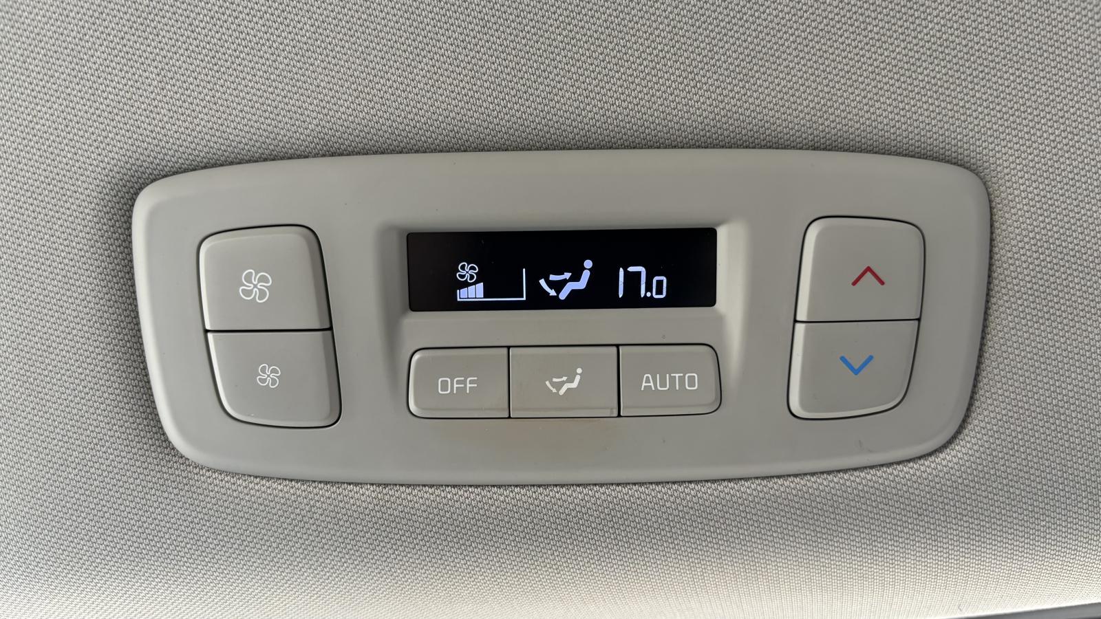 2023 Kia Carnival - Image 28