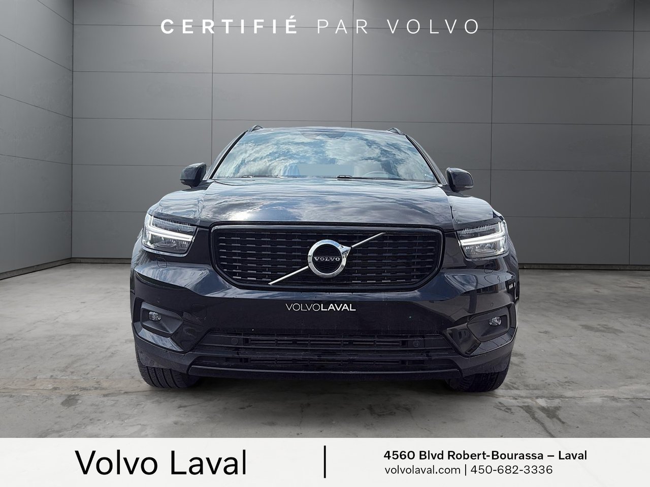 2022 Volvo XC40 - Image 2