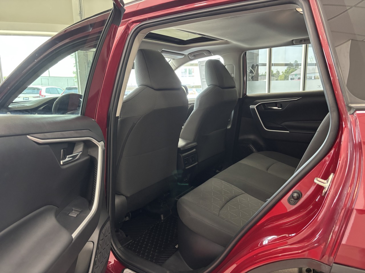 2022 Toyota RAV4 - Image 10