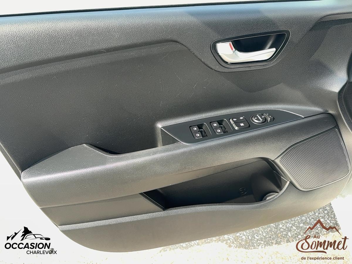 2022 Kia Rio5 - Image 6