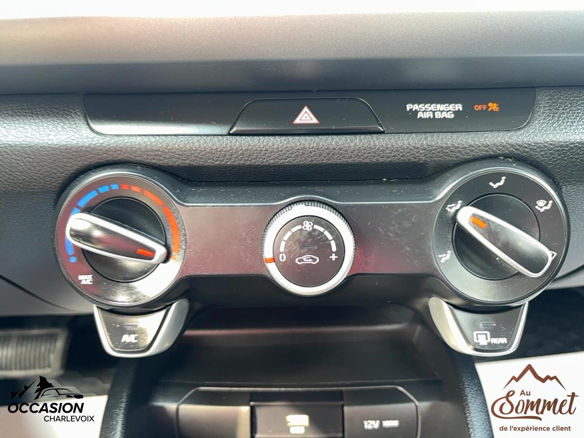 2022 Kia Rio5 - Image 12