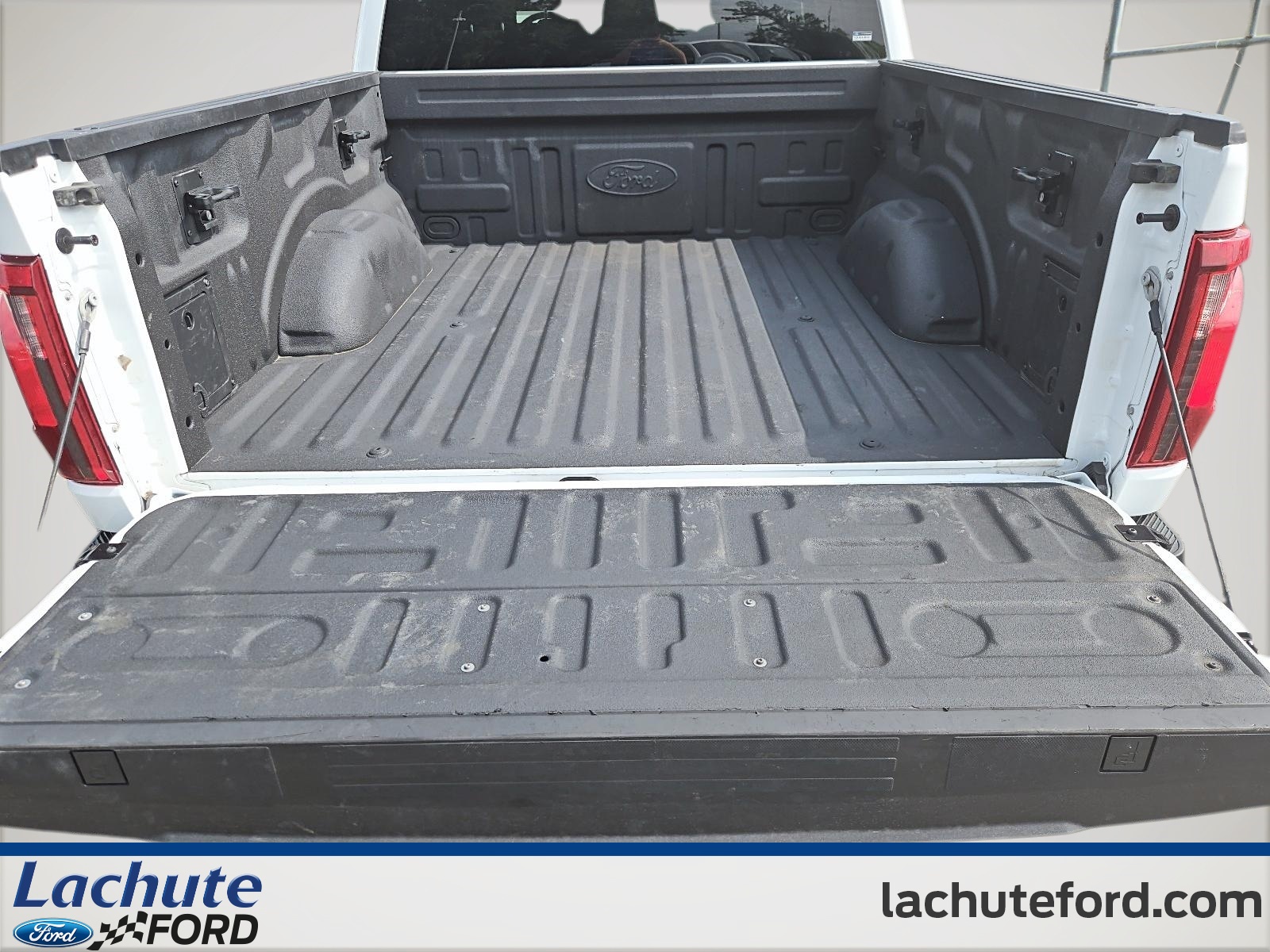 2024 Ford F-150 - Image 18
