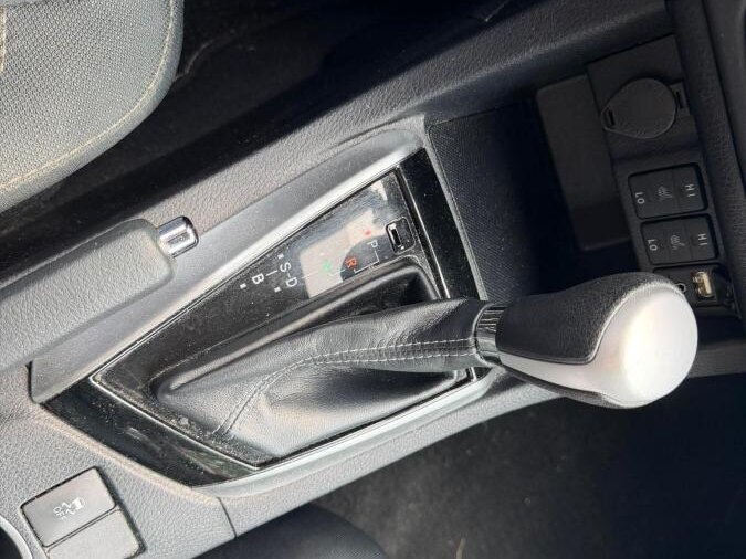 2019 Toyota Corolla - Image 16