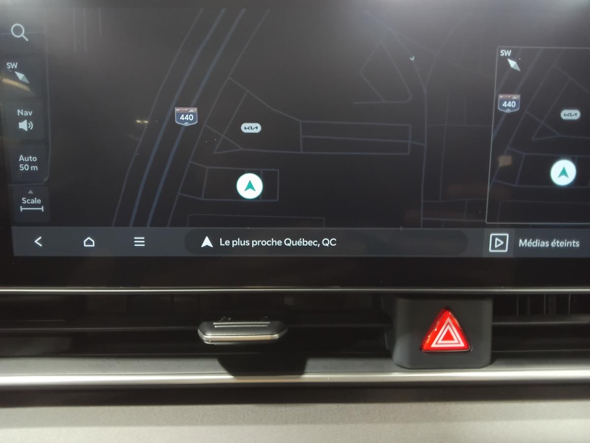 2025 Kia Carnival - Image 30