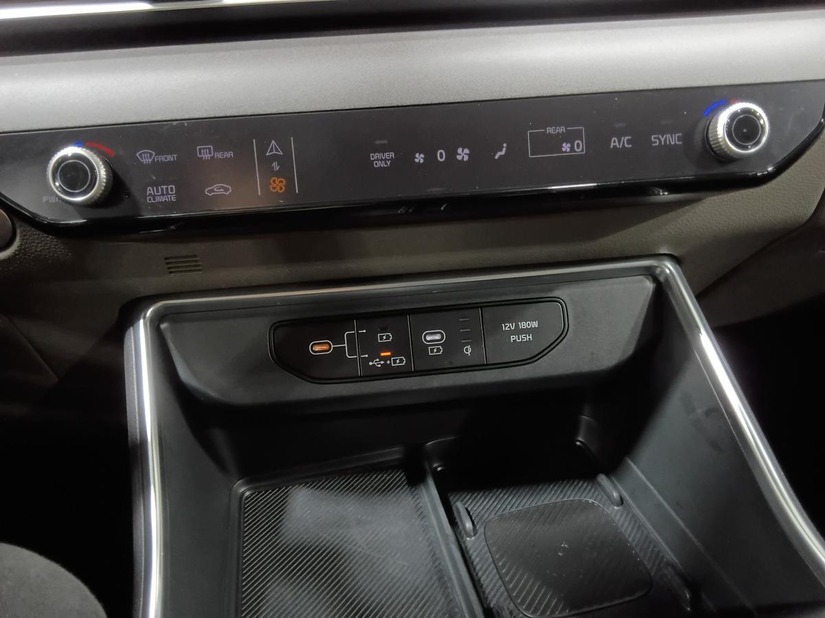 2025 Kia Carnival - Image 31