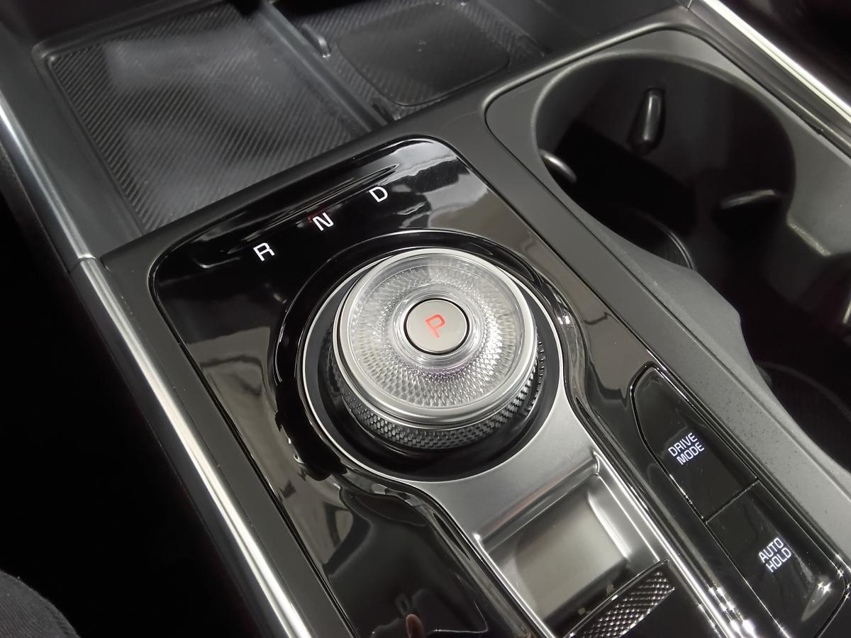 2025 Kia Carnival - Image 32