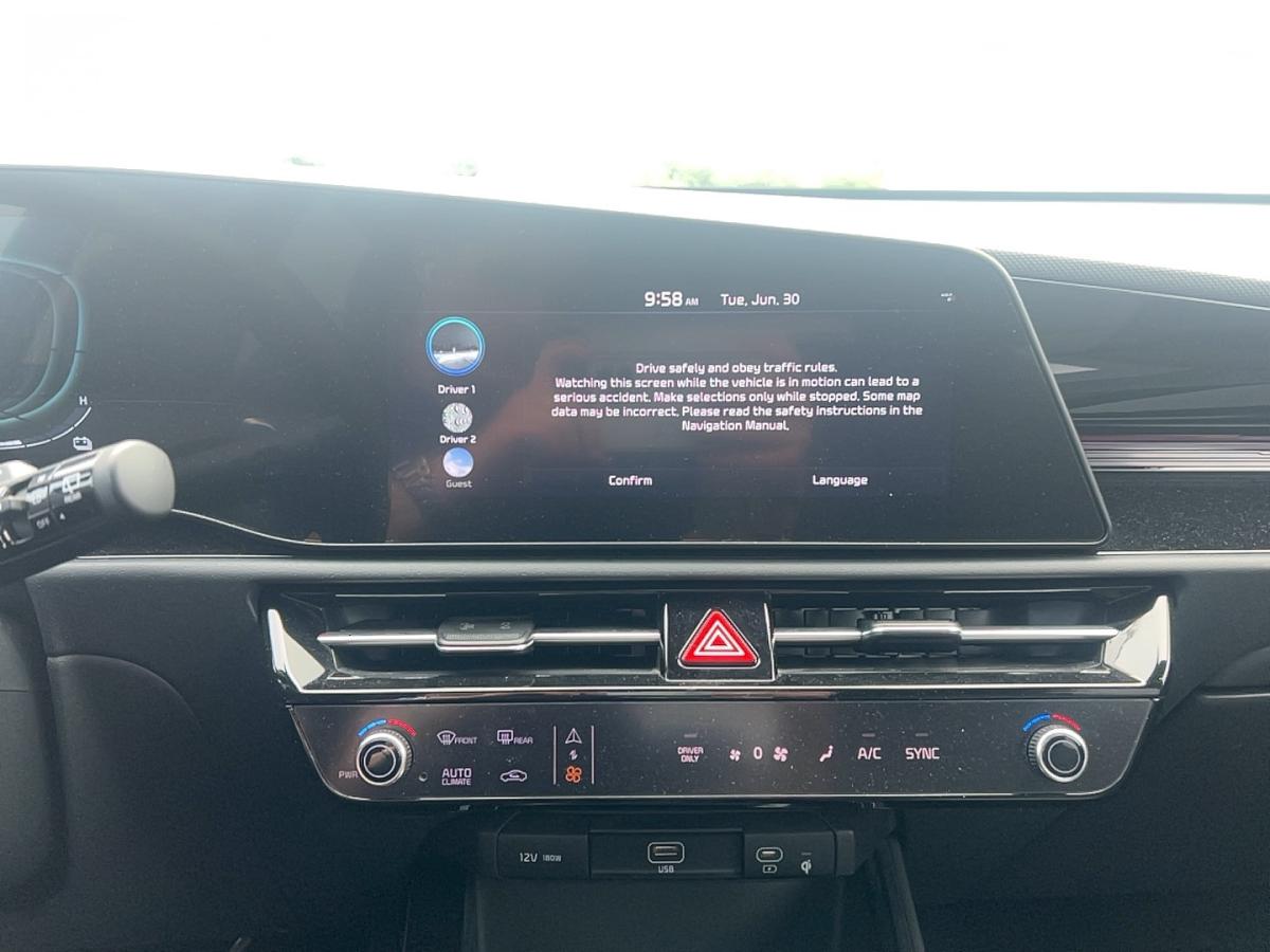 2024 Kia Niro - Image 17