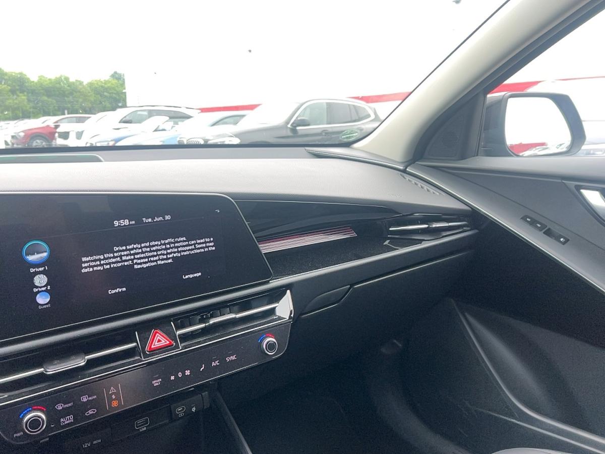 2024 Kia Niro - Image 18