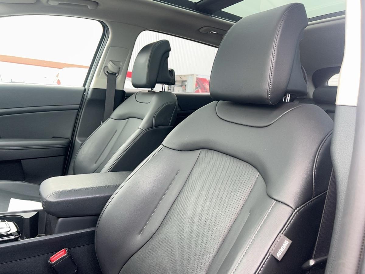 2024 Kia Sportage - Image 11