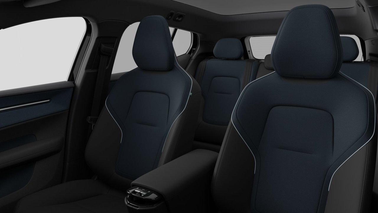 2026 Volvo EX30 - Image 12