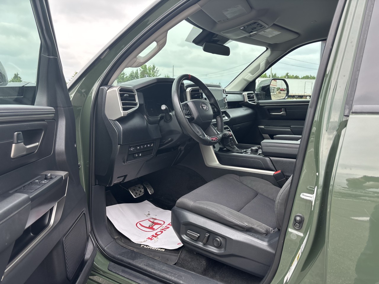 2022 Toyota Tundra - Image 9