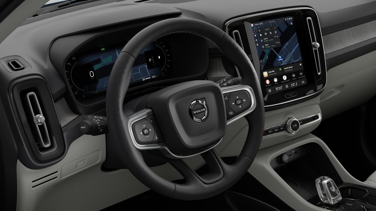 2026 Volvo XC40 - Image 14