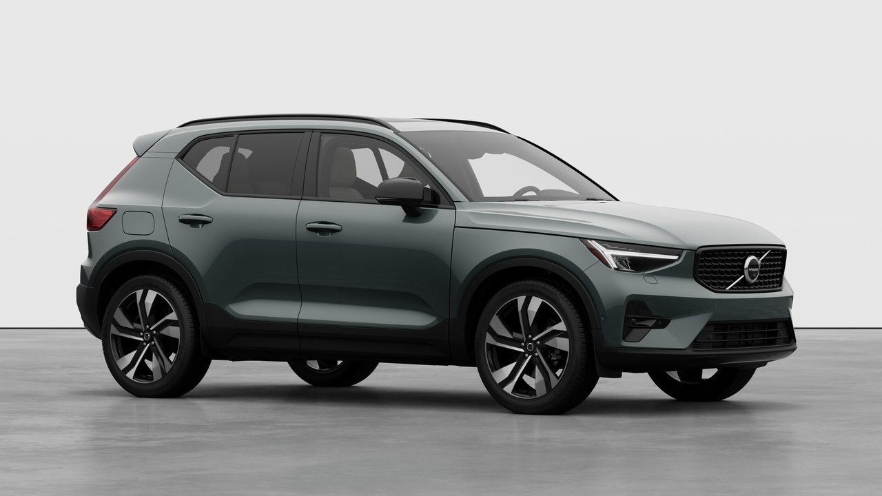 2026 Volvo XC40 - Image 3