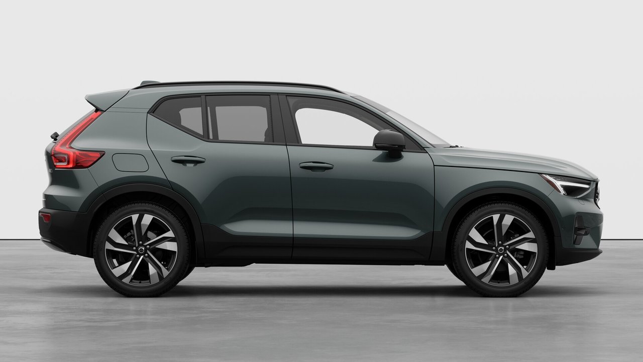 2026 Volvo XC40 - Image 7