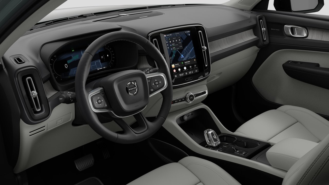 2026 Volvo XC40 - Image 10
