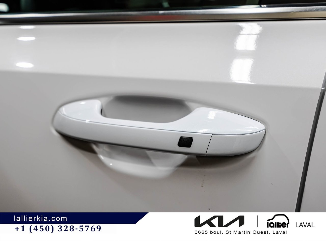 2025 Kia Sorento - Image 11