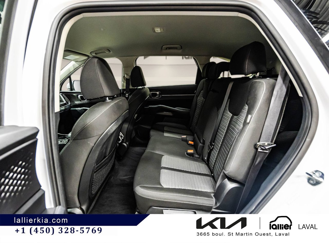 2025 Kia Sorento - Image 14