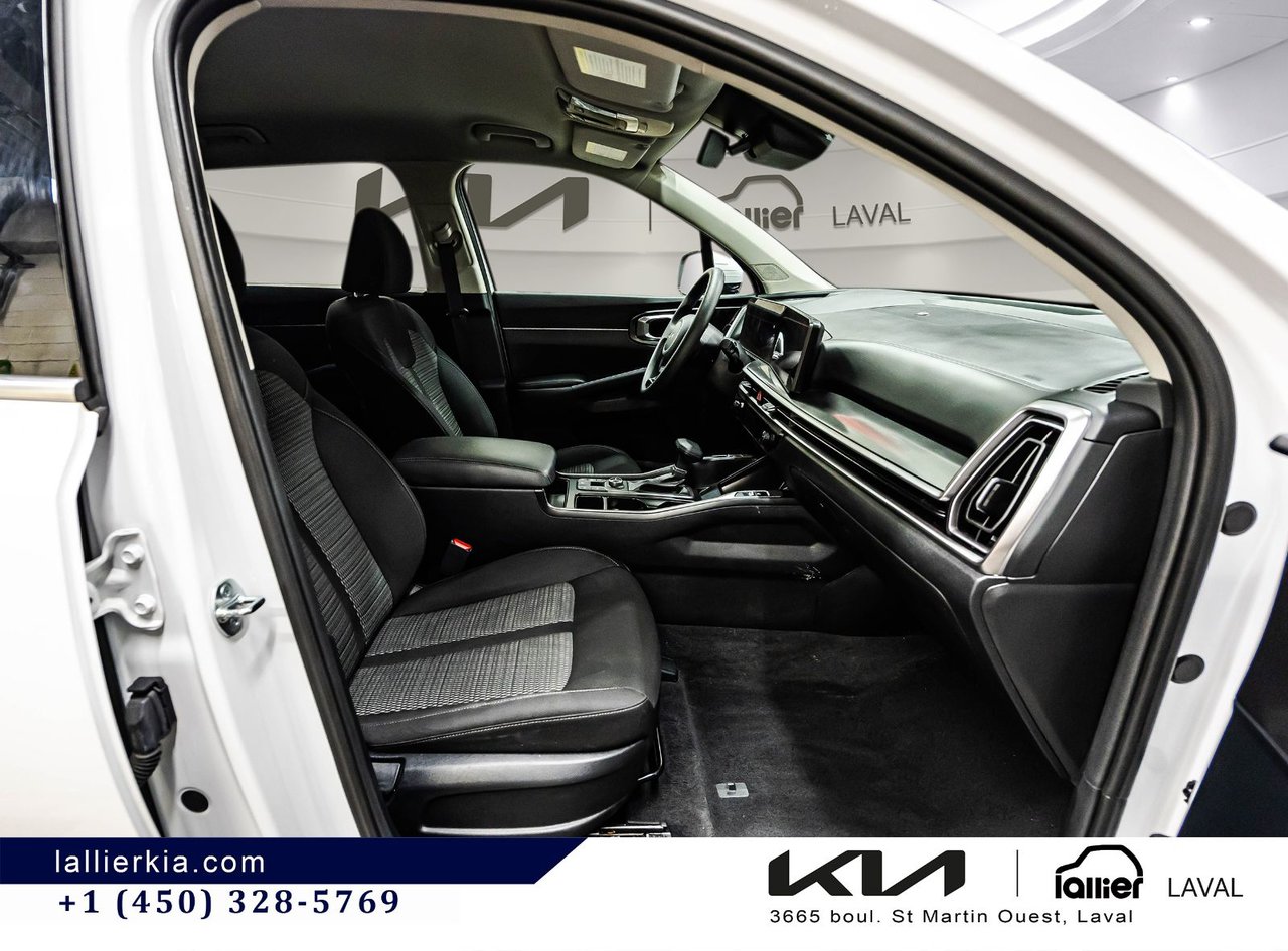 2025 Kia Sorento - Image 18