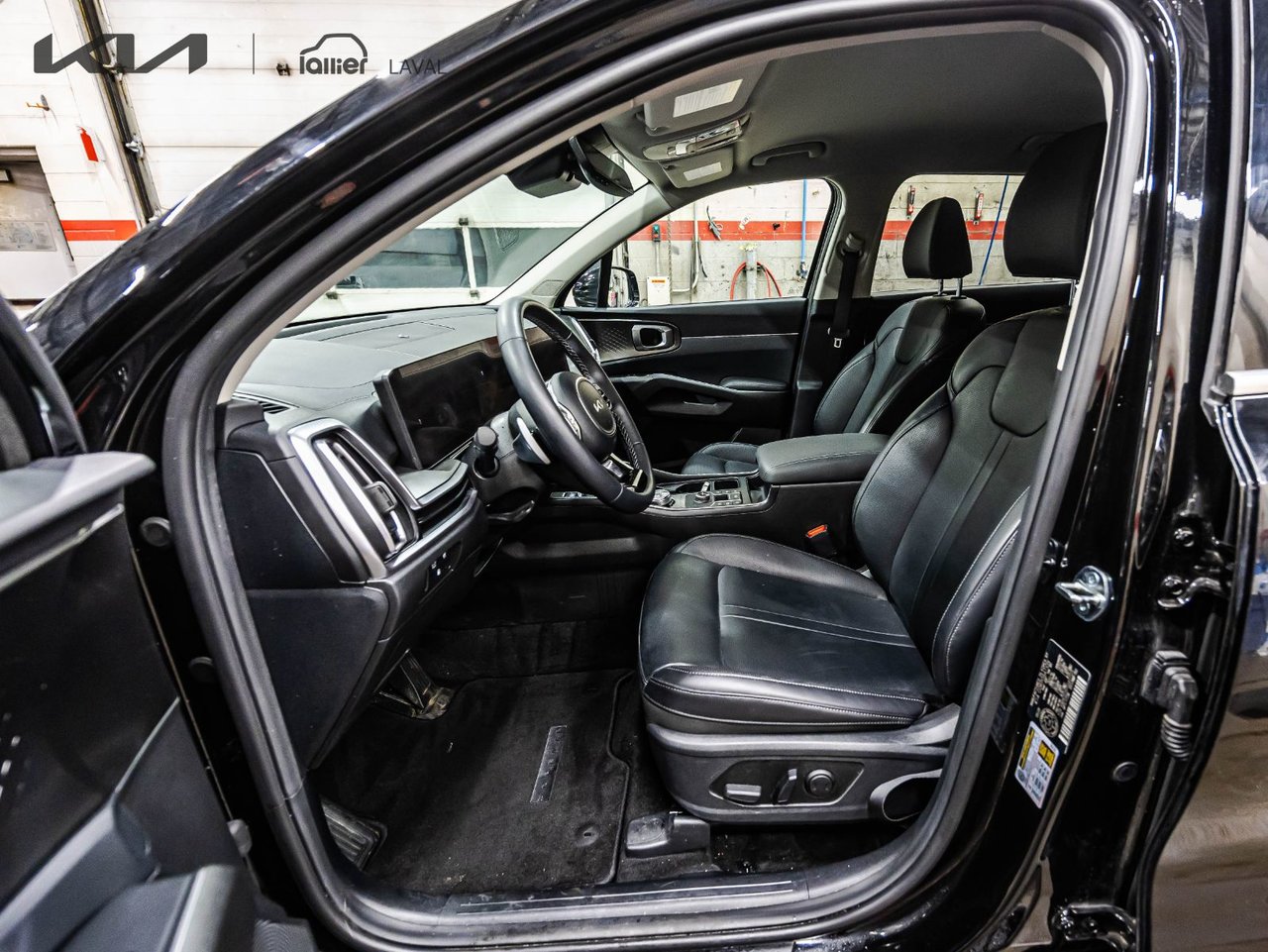 2025 Kia Sorento Plug-In Hybrid - Image 11