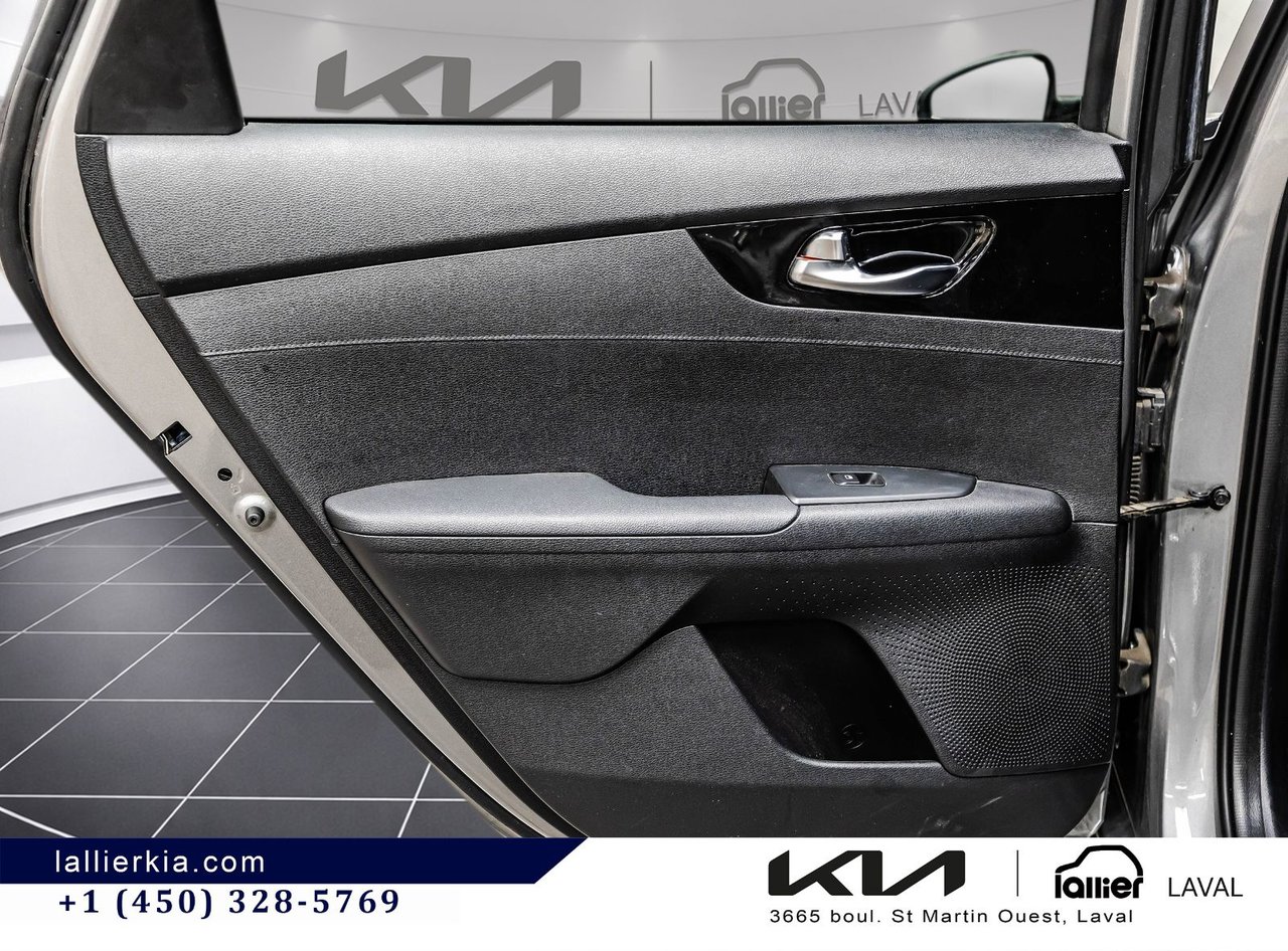 2022 Kia Forte - Image 12