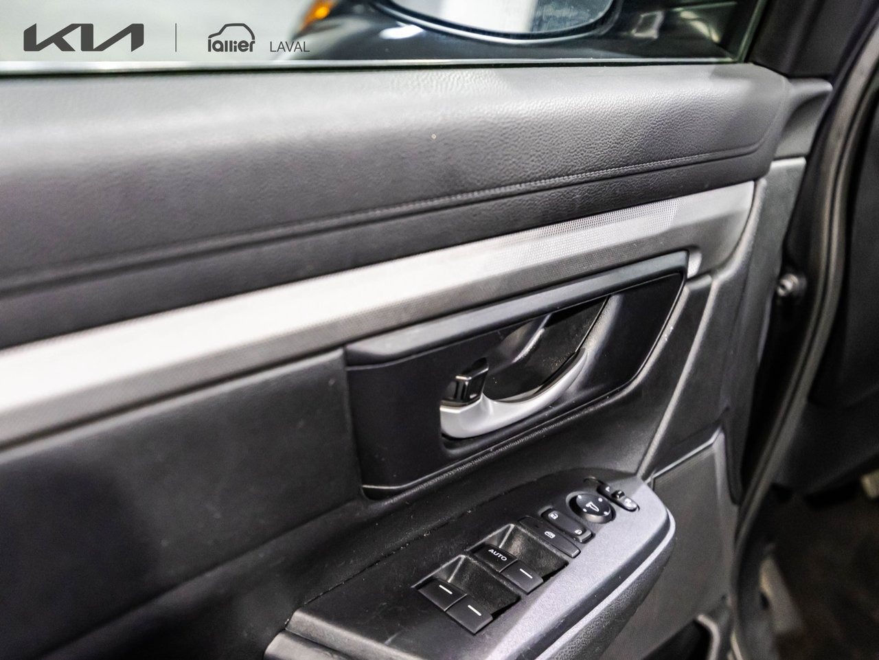 2018 Honda CR-V - Image 20