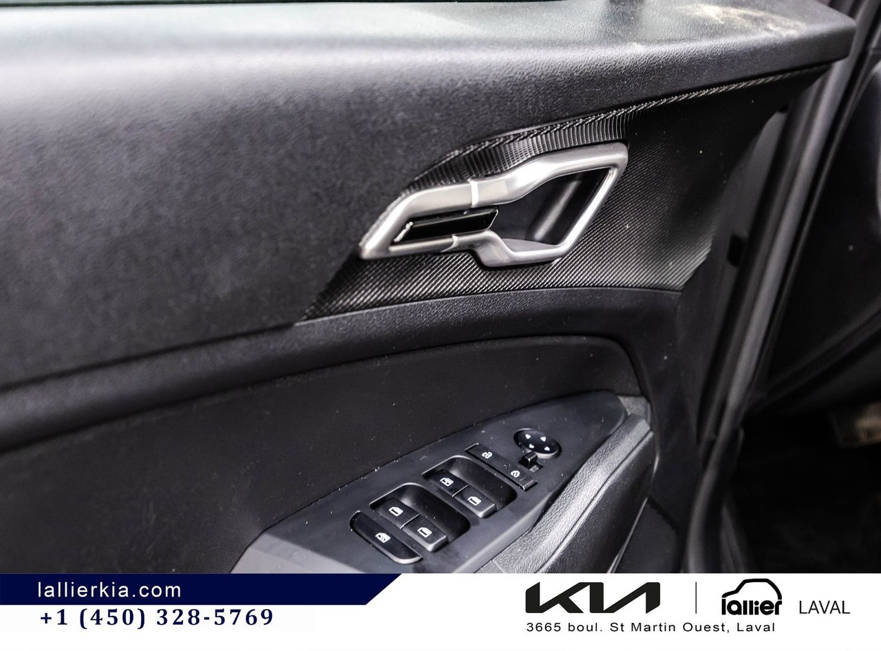2023 Kia Sportage - Image 11