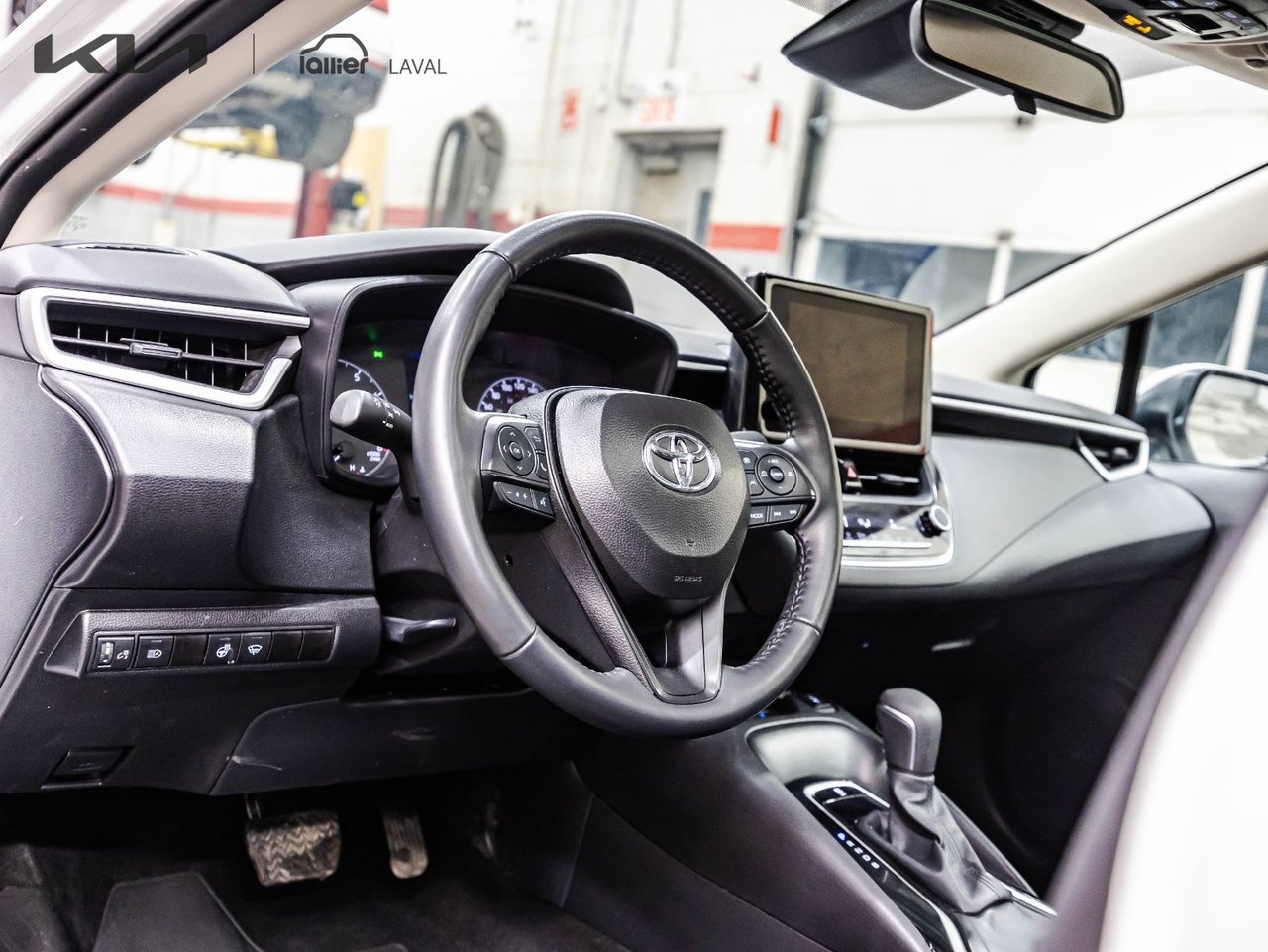 2025 Toyota Corolla - Image 14