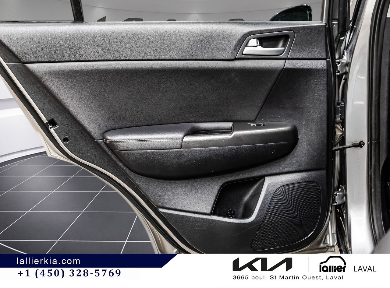 2022 Kia Sportage - Image 13