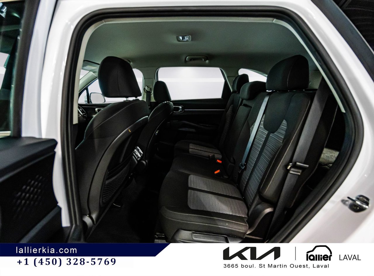 2022 Kia Sorento - Image 12