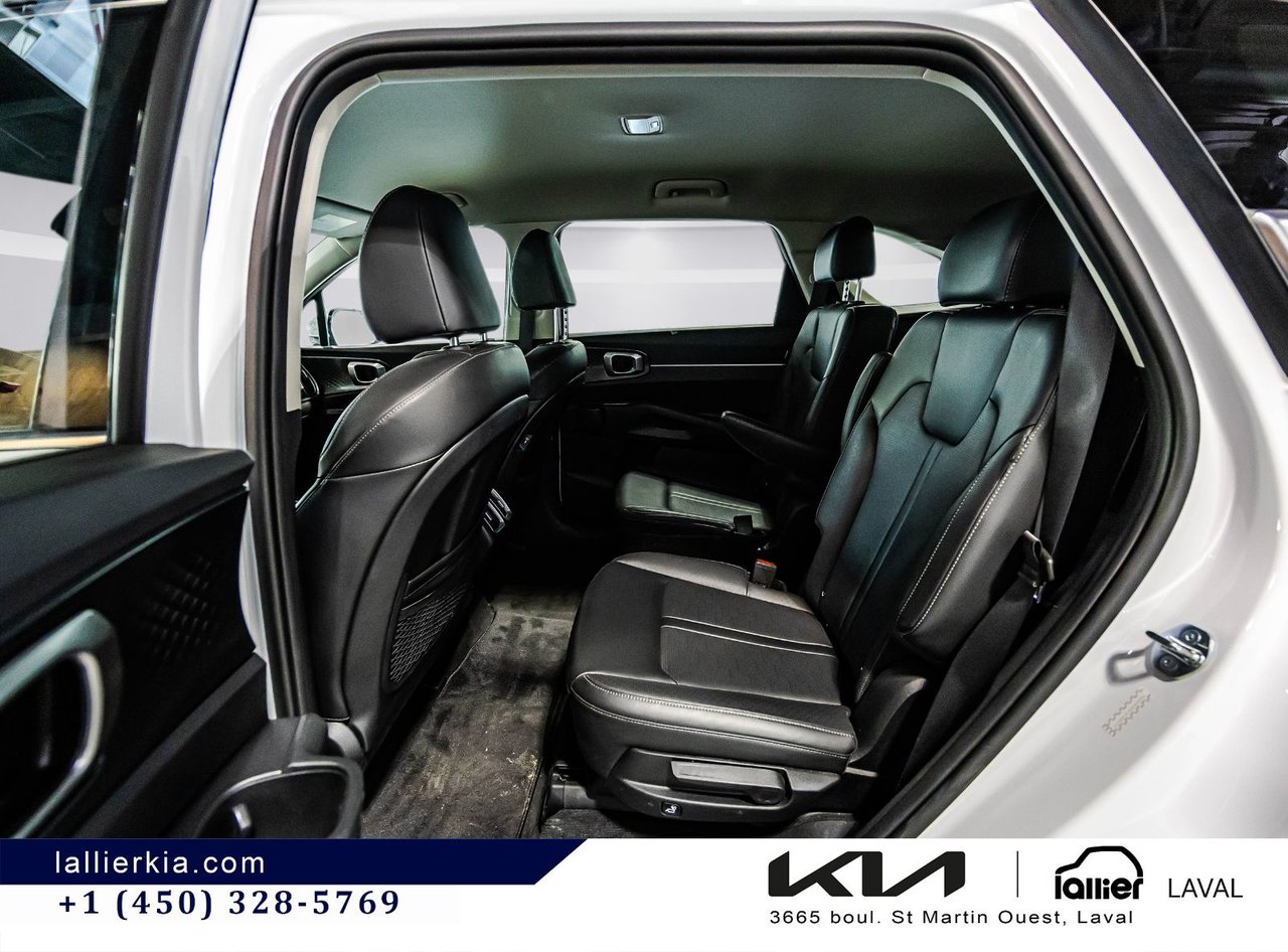 2025 Kia Sorento - Image 14