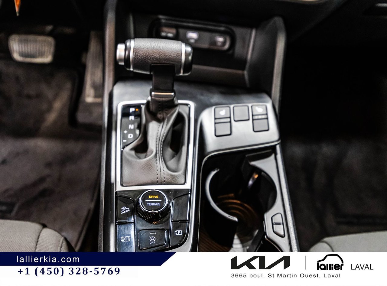 2025 Kia Sportage - Image 19